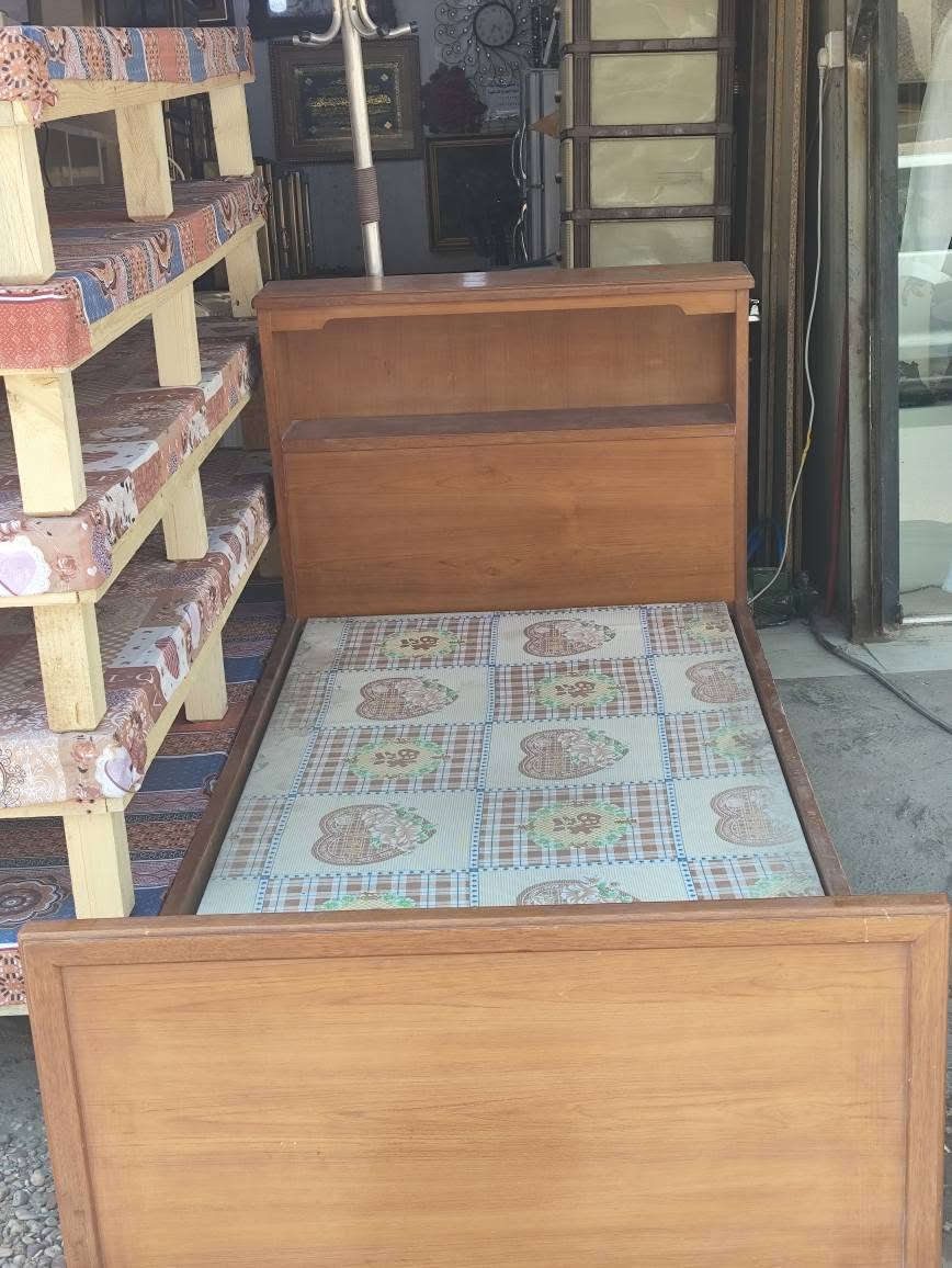 🛏️ للبيع سرير نفر خشب صاج عراقي أصلي 🛏️

✅ خشب صاج عراقي أصلي وثگيل
✅ نظيف جدًا، ما بي أي عيب أو كسر
✅ قوي ومتين وجاهز للاستخدام

💰 السعر: 100 ألف دينار
💵 يوجد مجال بسيط بالسعر

📍 الموقع: بغداد – حي الجامعة، نهاية شارع المصرف، قرب الجمعية.

📞 للاستفسار والاتصال: *********** بغداد, العراق
