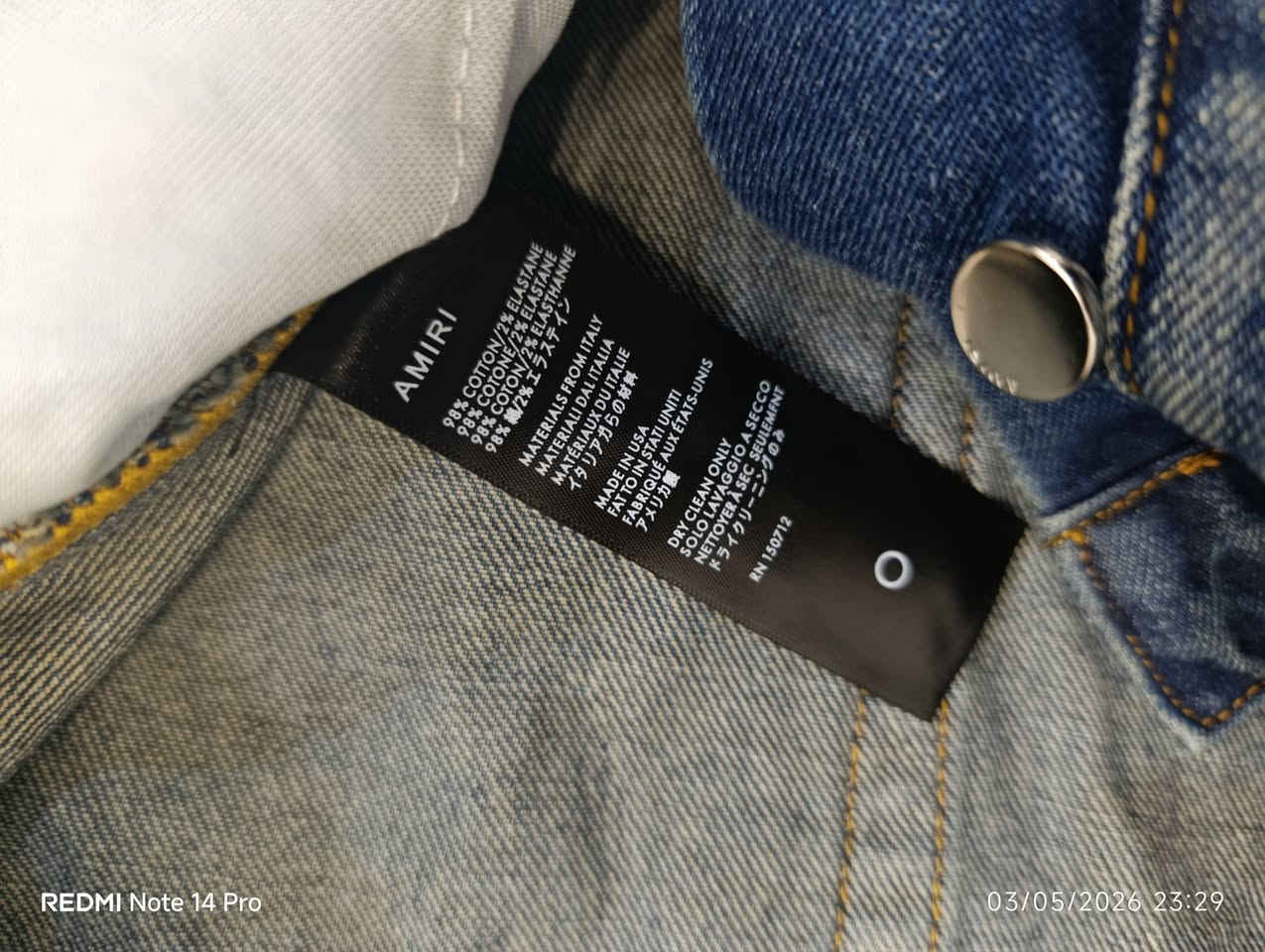 Amiri
بنطرون اميري ما ملبوسة 
قياس 38
طول 110
توفير توصيل للكل محافظات


**إذا كنت صاحب هذا الإعلان وتريد حذفه لأي سبب، رجاءا أرسل رسالة إلى الدعم الفني**