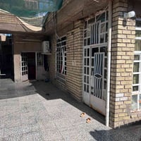 بيت مساحه 190م الظباط قرب شارع معامل الكاشي طابو صرف يحتاجله ترميم للا...