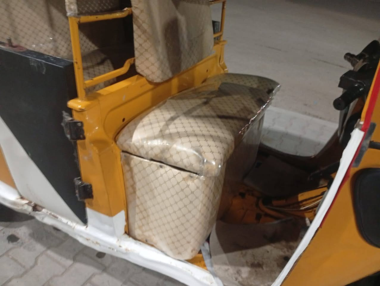 تكتك موديل 20 رقم وسنويه سعر 4300 بيه ولفات تعبانه *********** تنومه
