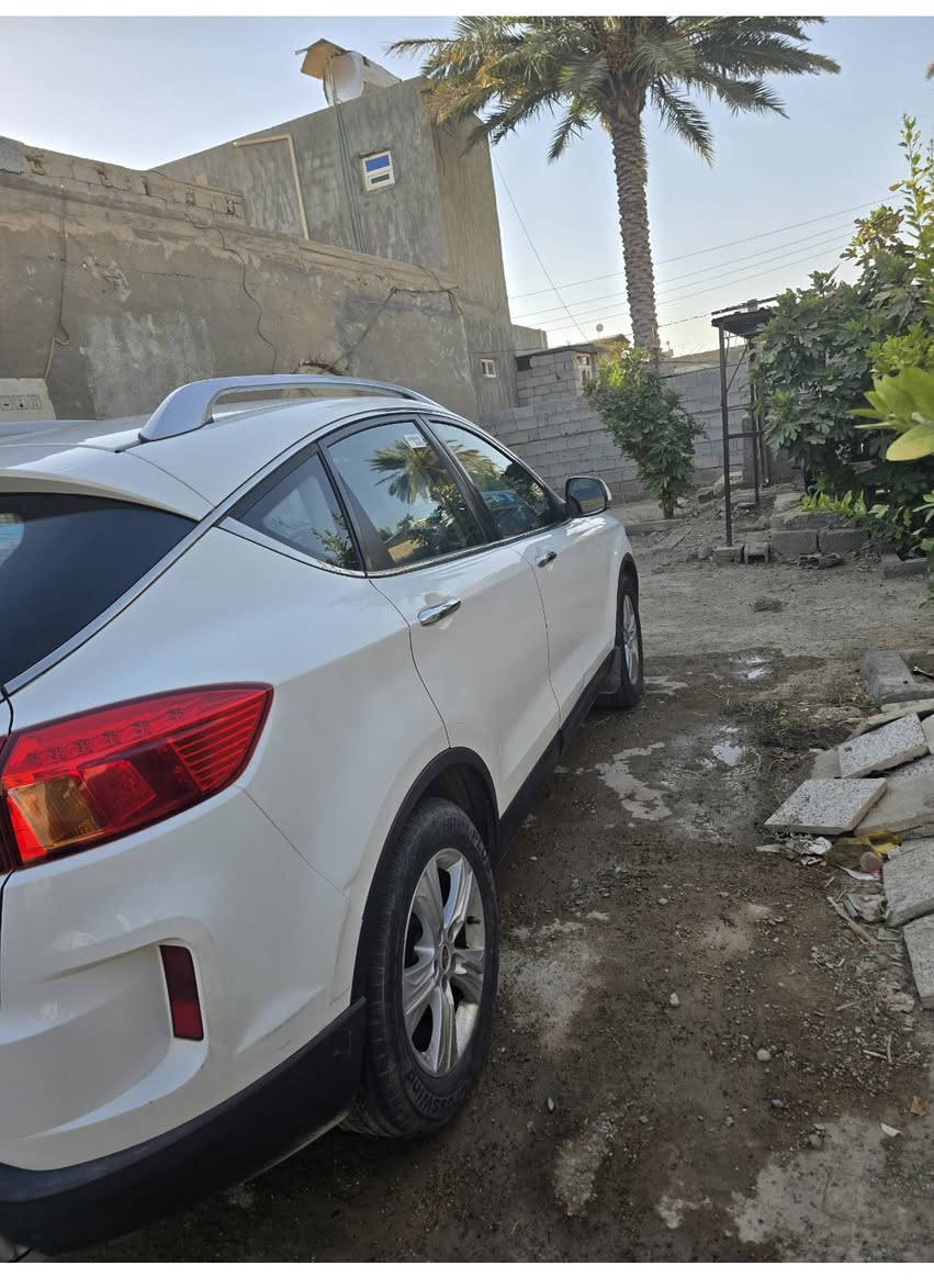 للبيع فاو 2015 شكل انفنتي
مواصفات فول فول 
تبريد تدفئه ABS كير اوتوماتيك وبيه نضام عادي واسبورت جام كهربائي قفل مركزي بصمة تشغيل سقف سلايت تشغل عن بعد بعد تثبيت سرعه شاشة وكامره خلفيه 
واماميه تحكم جهتين هندبريك داكمه محرك 2000 بلادي نفس محرك السبورتج لا صرف ولا بخار ولا صوت ولا مفتوح بيه برغي ايطاراته جديده كاعيه سياره لا صبغ ولا تبديل بيه كل جسم سياره على وضع بلادي 
سياره مال بيت  
العنوان ديالى الخالص (السعر 95 )
رقم الهاتف ***********
