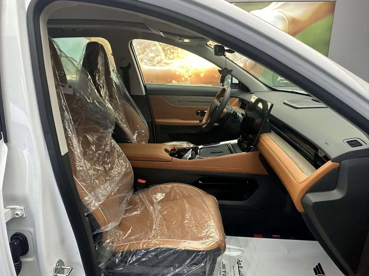 قبل متقرا الاعلان شوف السعر
مستعجل عالبيع 

****   السعر 27 مليون دينار عراقي *****

السيارة مابيهة اي ملاحظة اطلاقاً 
حالهة حال الزيرو

سوئيست S06 1.6L PREMIUM
السلام عليكم 

سوئيست بريميوم موديل 2025  فول مواصفات 

رقم اربيل واب اسمي تحويل مباشر 

العداد: 4000 كم 

المحرك: 4 أسطوانات 1.6L  تيربو 197 حصان

العزم (نيوتن-م.): 290

ناقل الحركة: اوتوماتيكي دبل كلاتش من 7 سرعات

استهلاك الوقود: 8 لتر لكل 100 كم

الضمان الأساسي: 6 سنوات أو 200,000 كم 

ضمان المحرك: 10 سنوات أو 1،000،000 كم 

المواصفات:

*إطارات قياس 20 إنچ

*فتحة سقف بانوراما 1.1 م

*شاشة عرض ترفيهية قياس 15.6 إنچ

*شاشة عدادات رقمية قياس 10.25 إنچ

*مقصورة الركاب من الجلد الفاخر

*مقعد السائق والراكب كهربائي

*مقاعد السائق والراكب مبردة

*كاميرات محيطية 540 درجة

*مثبت سرعة مع رادار تفاعلي 

*نظام مراقبة النقطة العمياء 

*نظام تحذير مغادرة المسار

* نظام المساعدة للبقاء في المسار

*نظام الكبح التلقائي في حالة الطوارئ

*نظام القيادة شبه الذاتية

*نظام الفرامل اليدوية الاوتوماتيكي Auto hold 

*نظام التحكم بنزول المنحدرات

*حساسات أمامية

*حساسات خلفية

*نظام التحذير من التصادم الأمامي والخلفي 

*نظام ابل كار بلاي واندرويد أوتو لاسلكي

*نظام صوتي متطور 8 سماعات من Sony 

*بلوتوث / هاتف السيارة

*إنارة محيطية لون ازرق

*إنارة ترحيبية

*صندوق كهربائي 

*المرايا الجانبية قابلة للطي كهربائياً ومدفئة

*مصابيح أمامية أوتوماتيكية LED مع مصابيح نهارية LED

*نظام التحكم الذكي بالإنارة العالية

*نظام تقنية الهواء بالايونات PM2.5

*فلتر تنقية الهواء (N95)

*دخول ذكي (بصمة)

*تشغيل عن بعد

*خاصية إغلاق الشبابيك وفتحة السقف عن بعد 

*شاحن هاتف لاسلكي سريع

*ماسحات الزجاج الامامي مع حساس للمطر

*مسند الذراع الوسطي مع ثلاجة

*وضعيات قيادة متعددة 

*نظام مراقبة ضغط الإطارات

*وسائد هوائية امامية وجانبية عدد 6

للاستفسار الاتصال على الرقم

***********
