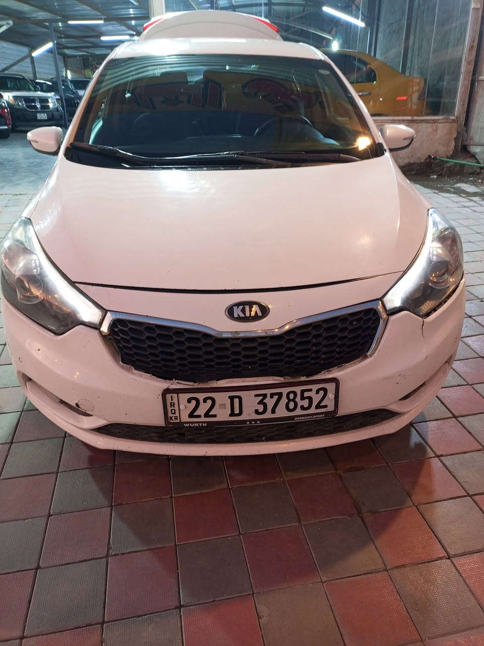 سيراتو 14 
محرك 2000
خليجي 
بجم و حوض خلفي وتكم وقماره مكفوله 
بيه رش جوه مرآة السائق
تحكم ستيرن قفل سرعه تبريد تتدفئه فول 
جرس تنبيه  ب120
السعر 115
***********
