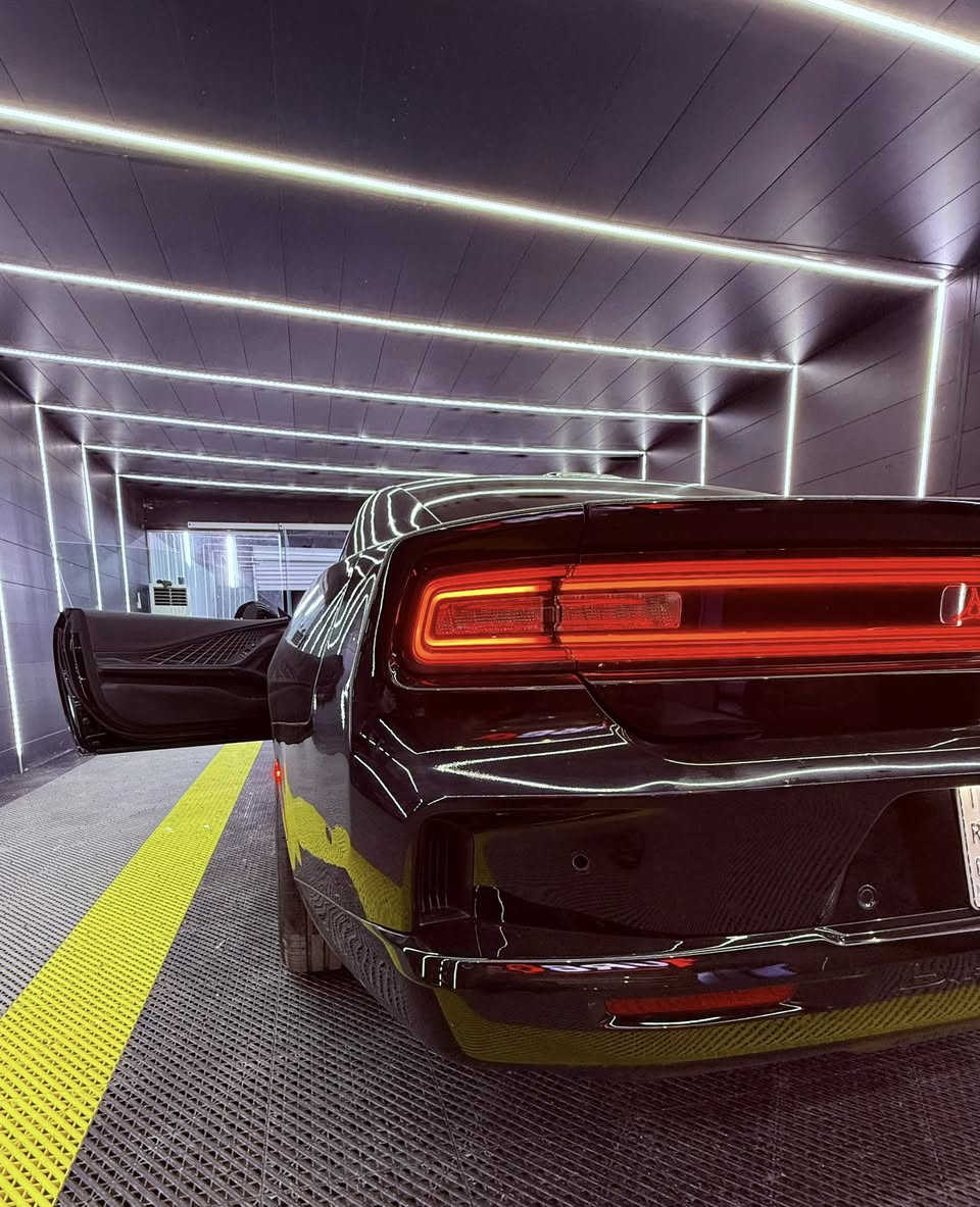 دوج جارجر 2025 RT دايتونا كهرباء بلكامل
فئة RT Daytona
رقم مميز ✨81880
الموقع: بغداد – الكرخ – شارع حيفا
الممشى: 800 ميل فقط (تقريباً جديدة)
تمشي 500 كم بالشحنة الواحدة
قوة 690 هورس باور 💪
ارتي دايتونا فل مواصفات

قطعتين صبغ (جاملغ خلفي + جاملغ سايق)
بدون دواخل
بدون شواصي
بارد خفيف بالبنيد

رقم التواصل :-:-:
***********
***********
