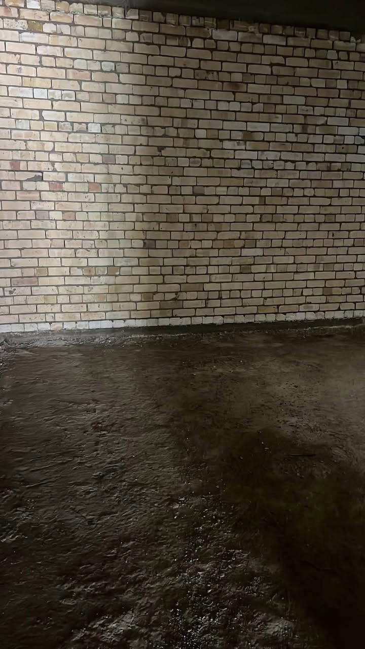 المنصور حي دراغ  محلة٦٠٣ ز ٣٨  دار يكل للبيع مساحته ١١٢ واجهة ٥ نزال ٢٢ ونص  يحتوي على ٣ نوم وصاله ومطبخ وخدمات ٢ مكتب القمة الذهبي للاستثمار العقاري*********** في سعر مناسب
