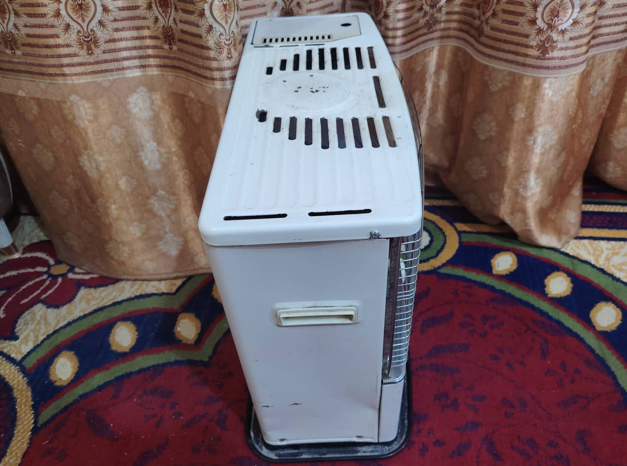 صوبة نفطية ماركة (kerona) 
صناعة  كورية
السعر : 60
العنوان : سوق الشيوخ
للاستفسار : ***********
