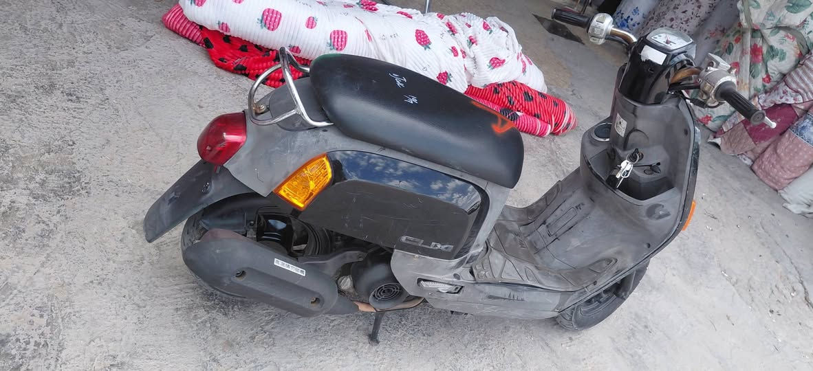 سلام عليكم اخوان دراجة بوليس كابريتر لبيع موديل 2007 صالي سبوع منزلها حاوية دراجة نضيف كلش برغي واحد ما مفتوح بيها كلشي شغال بيها شلعة ومعدل ناعمة مكاني كربلاء سعرها مليون و 100 . ***********
