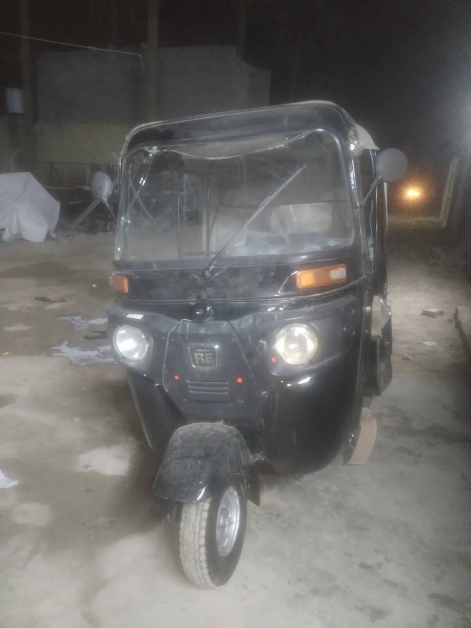 سلام عليكم شباب تكتك البيع موديل 20وراق سعر 3250وبيه مجال ***********
