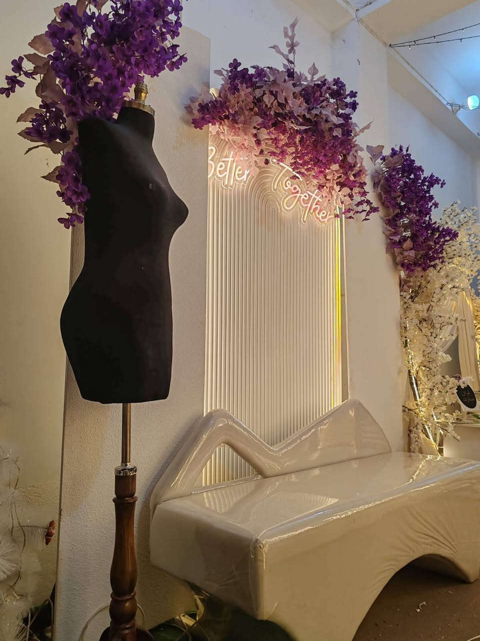 مركز الليالي السعيدة /هيت / حي الاطفاء /الرقم  ***********
