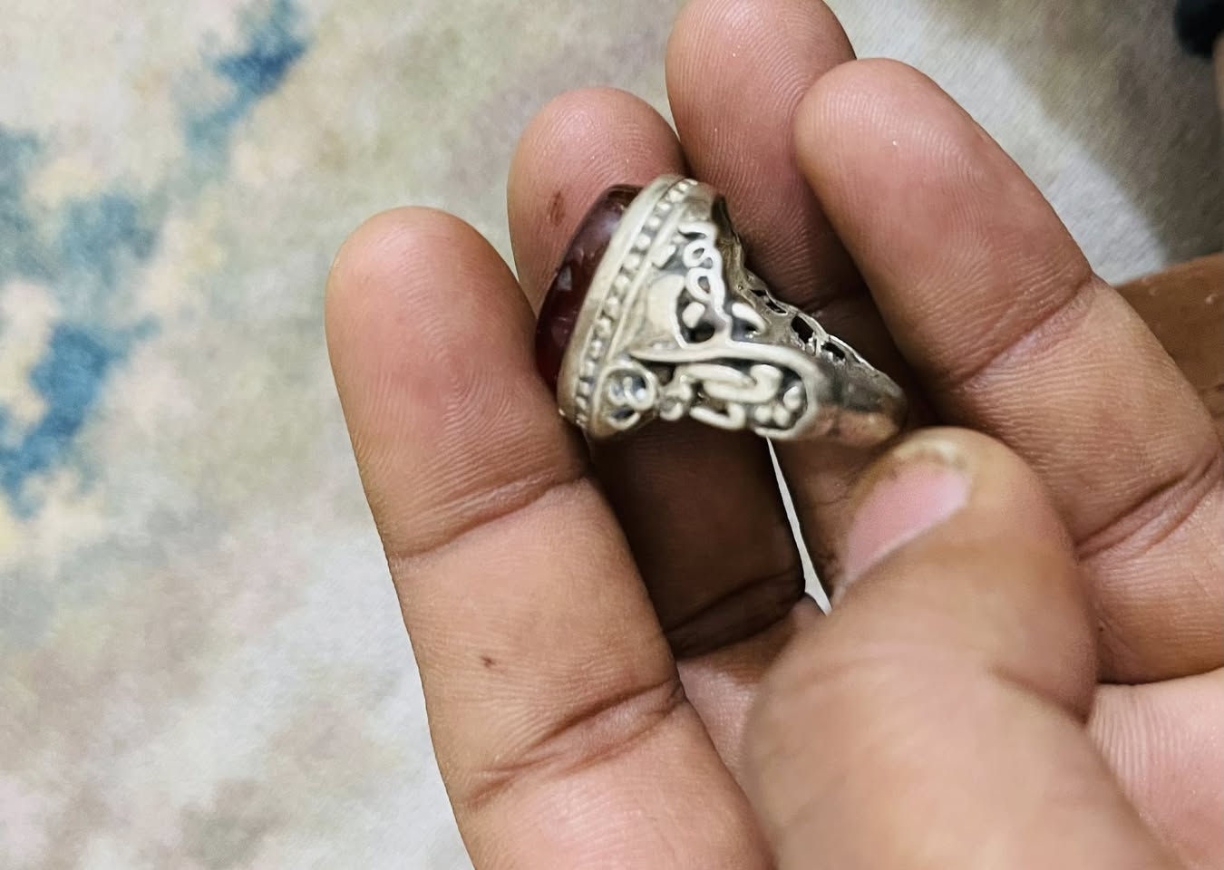 فص عقيق يماني مخطوط عليه ( ياعباس ) والفضه هم مخطوط عليه جه بيه يابالفضل  والجه الثانيه مخطوطه يا أبا عبد الله الحسين سعر ٦٠ ألف مكاني ناصريه


**إذا كنت صاحب هذا الإعلان وتريد حذفه لأي سبب، رجاءا أرسل رسالة إلى الدعم الفني**