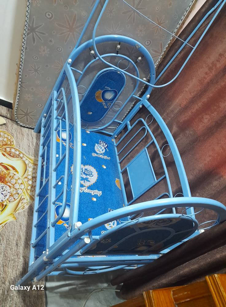 سرير طفل نضيف جدا السعر ٤٠ معة المجال العنوان طشاش نهاية شارع القاضر اتصال علة الرقم *********** دهل اوران, واسط
