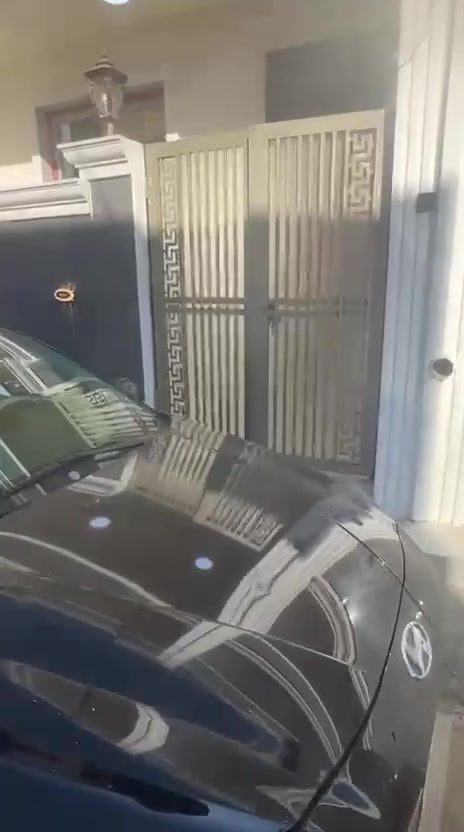 سلام عليكم بيت 50م للبيع زيرو جديد في منطقة البعيثة العدل الاول.قريب على مول ادم على فرع رئيسي وقريب على الشارع العام يحتوي على غرفتين نوم ومطبخ وصالة وخدمات البيت سند 25 وبيه قرار تنازل من شركة السند السعر 88 للاستفسار ***********
