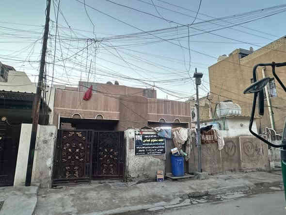 سلام عليكم بيت للبيع 200متر الشعب شارع الصحه مقابيل بيت ابشير شارع بيت سلوم ***********
السعر 225
