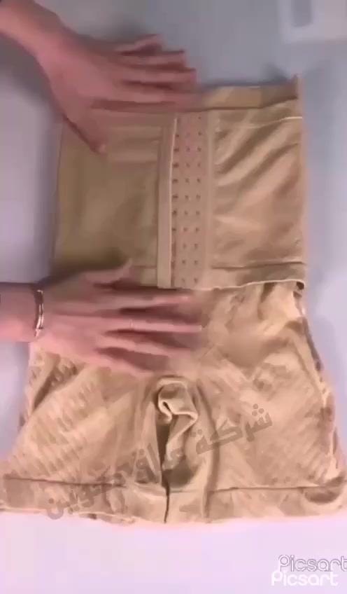 مششد
تكرار✔️✔️
#مشد ومنحف 1*2
مشد تنحيف وشد البطن والخصر والوركين ورفع الارداف الأفضل لجسم مثالي ♥️
للنساء خصوصا بعد الولادة... متوفر بلونين اسود والبيج
• مميزات المشد  :
- يعمل المشد على تحسين هيئة وشكل الجسم.
- يساعد المشد على تعزيز وضعية الجسم، من خلال الجلوس والوقوف بشكل صحيح ومستقيم.
- يعمل المشد على جعل الجسم مرسوماً ورشيقاً.
- يساعد  على شد أعضاء الجسم مثل البطن، الأرداف، الوركين والفخذين، للحصول على جسم منحوت.
- يساعد شد البطن والأرداف على التقليل من وزن الجسم. 
ـ يساعد على استعادة مظهر البطن المسطح وتقليل دهون البطن.
ـ يشجع عضلات البطن للعودة لطبيعتها.
ـ لا يظهر تحت الملابس.
ـ يدعم الجزء السفلي من ظهرك.
ـ يساعد على الجلوس الصحي أثناء الرضاعة.
ـ يمنع ترهلات الجلد في البطن.
لكن تجنبي استخدامه أثناء النوم.
- يرفع الارداف بشكل طبيعي ويحسن من شكلها بالاستعمال المستمر 
- مصنوع من اجود انواع اقمشة الكورسيهات المطاطة والمريحة المخصصة لتنحيف وشد الجسم 
#الاصلي 💯 
القياسات فري سايز يلبس من وزن ٥٠ الى ٩٠ كيلو 
توفر باللون الاسود 🖤🖤
🚘 يوجد خدمة توصيل لجميع محافظات العراق ٤ الاف 🚘


**إذا كنت صاحب هذا الإعلان وتريد حذفه لأي سبب، رجاءا أرسل رسالة إلى الدعم الفني**