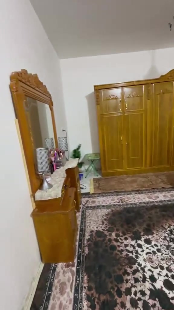لبيع غرفه اخشاب رقم ***********
