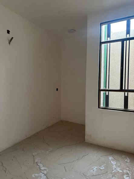 بيت للبيع، مساحة ١٥٠ متر مربع، واجهة ٧ أمتار، جديد كلياً، طابقين، خرسانة مسلحة، سند ملكية واضح، حي الفرات.

للاستفسار عن السعر، يرجى التواصل على الرقم ***********.
