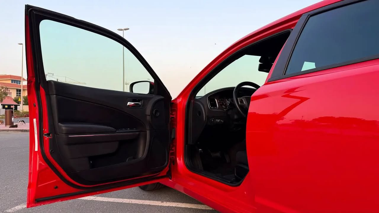 السلام عليكم جارجر 2014للبيع ادوات متؤمه طبق لأصل ارقام وسنوية طبق لأصل كصه بجم شغل حلووو كلش سياره احلى من صور وجديده مال جني وحلوه محرك 3600 سياره جاهزه تخم تاير حداديه تبريد جاهزه سعر ٦٥ مكان العماره قصاء كميت شراي يتصل ***********
