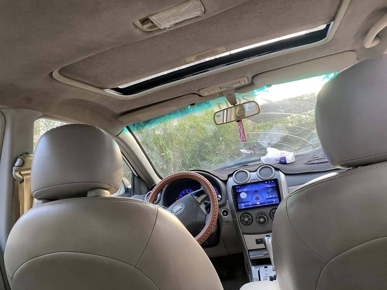 BYD السلام عليكم 
2011 بسمي هزة جديدة لل 28 كير اوتو
مكينه  حداديه  تبريد شاشة  تحكم مري حساس بصمة فتحة كامل مواصفات السيارة بيها بارد قليل  
عارضها ب53 التفاصيل اكثر 
*********** مكاني بابل المحاويل
