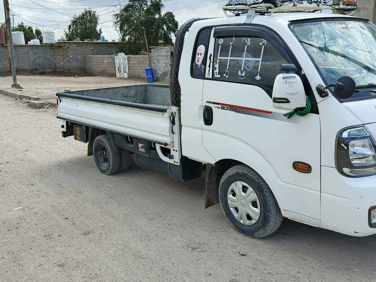 السلام عليكم 
كيا بنكو للبيع 
موديل 2021
محرك 2700  
مكينه وكير وكسل نضيفات 
كهربايات  شغاله داخله نضيف تخم تايرات نضيف 
صدره نضيف ما بيه اي نقص 
رقم،،،بغداد 
تحويل مباشر 
السعر 135 
العنوان بغداد النهروان لتواصل ***********
