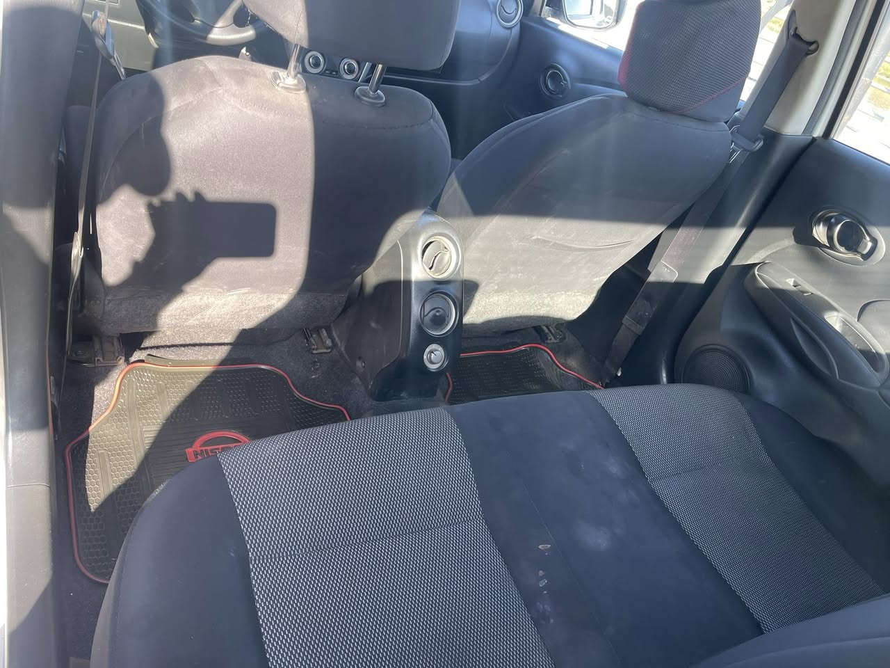 سلام عليكم نيسان سني 23 رقم بغداد سعر ١١٨ وبيها مجال ***********
