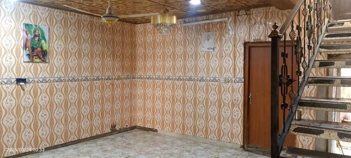 دار للبيع مطلوب للمصرف العقاري المساحه 110 متر  في حي ميسان حرف تي شارع 12 قطاع 22 موقع مميز الدار بناء شيلمان يحتوي على غرفه وصاله ومطبخ صغير واستقبال وصحيات خارجيه وداخليه الدار حاليا مؤجر موقع مميزالسعر 113 مليون  للاستفسار الاتصال على الرقم التالي الكوفي للوساطة العقاريه ***********
