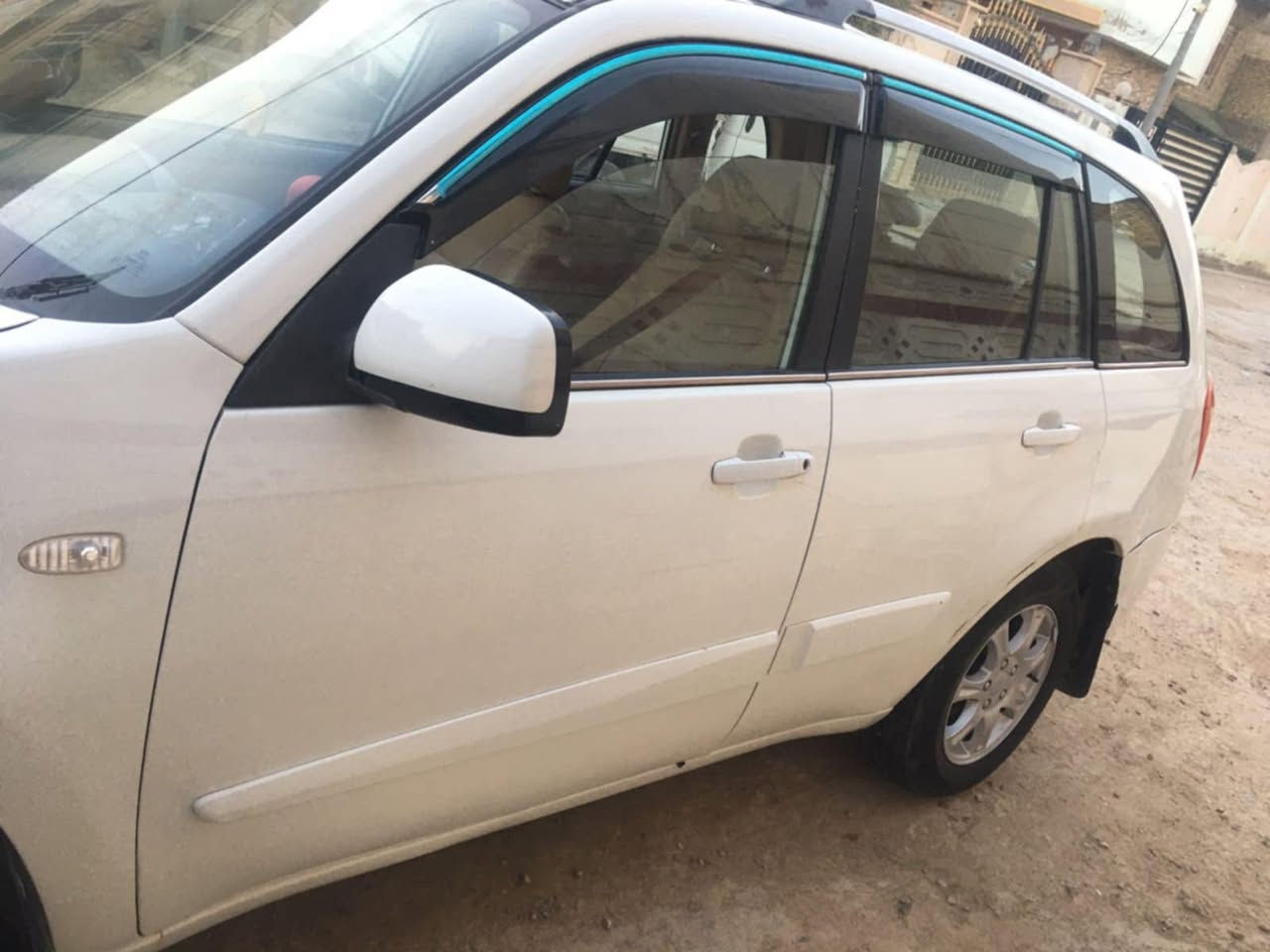 تيكو ٢٠١٢شكل ١٣
سياره جاهز من كلشي كير محرك مكفولات 
بيه طخات بسيطه تبريد شغال شاشه 
سنويه جديده 
باسم بنيه 
غير متواجد ع فيس 
***********
