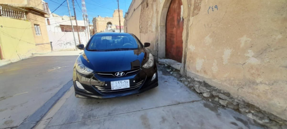 السلام عليكم 
افامتي 2012فول مفوله 
بصمه 
مري شفط 
سلايت 
كشنات تدفئه 
بدون ضرر بدون صبغ 
مكينه وكير شرط 
كابون بانزين بيها 
شرعيها بالموصل شرط التحويل  
السعر 120 
***********
