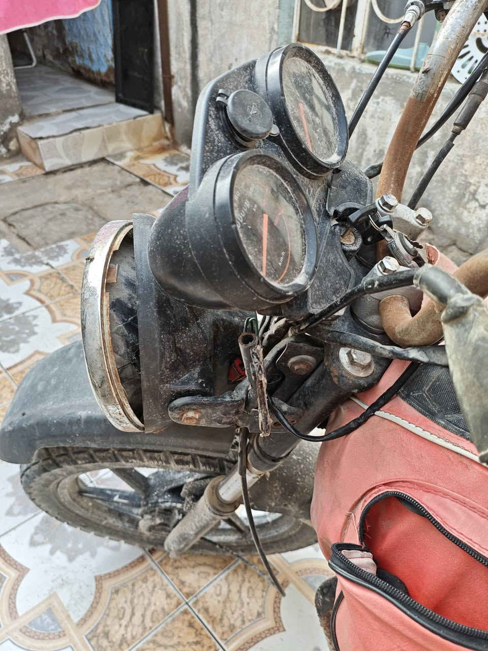 سلام عليكم بوكسر ادوات دراجه جاهزه بس شد عينه ولايت  مكينه بيه خيط تبخير   مكاني بصره سعره 550ببه مجال  رقم ***********
