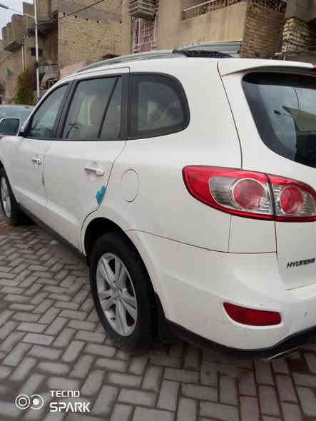 السلام عليكم سنتافيا للبيع موديل 2011خليجي المحرك 6سلندر مكفوله من الصبغ والتبديل عدا الدعاميه الاماميه بدون حادث بارد يم قبق البنزين قليل  الكير مفتوح ومبدل كونترول بحاله جيده جدا والمحرك غير مفتوح حداديه جيده جدا تخم تاير جديد السعر 155 وبي مجال الاتصال ***********
