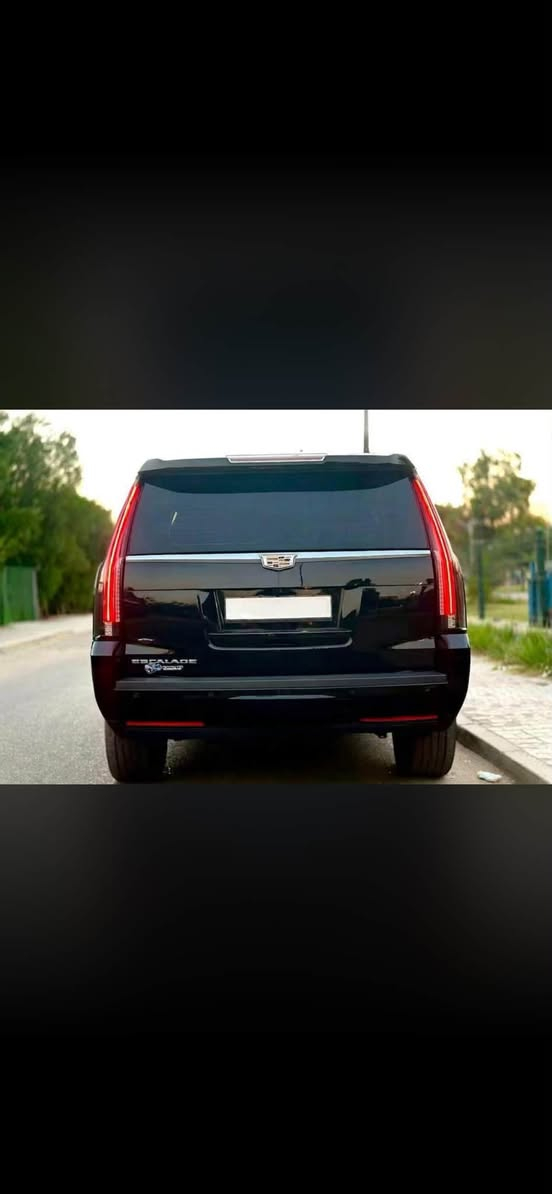 كاديلاك اسكاليد وكاله المنصور
  فئة بلاتينيوم اعلى مواصفات vip داخل زعفران
 موديل 2020

السيارة خليجيه مكفوله كفاله عامه السياره بحاله الجديده 
 عداد المسافه ٣٩
رقم اسليمانيه بأسمي تحويل مباشر 
مكان السياره بغداد المنصور 
السعر ٤٩ الف دولار ومجال بسيط بيهة 
للاتصال /  ***********

🟩علق سوف يوصلك الرسائل سعر
