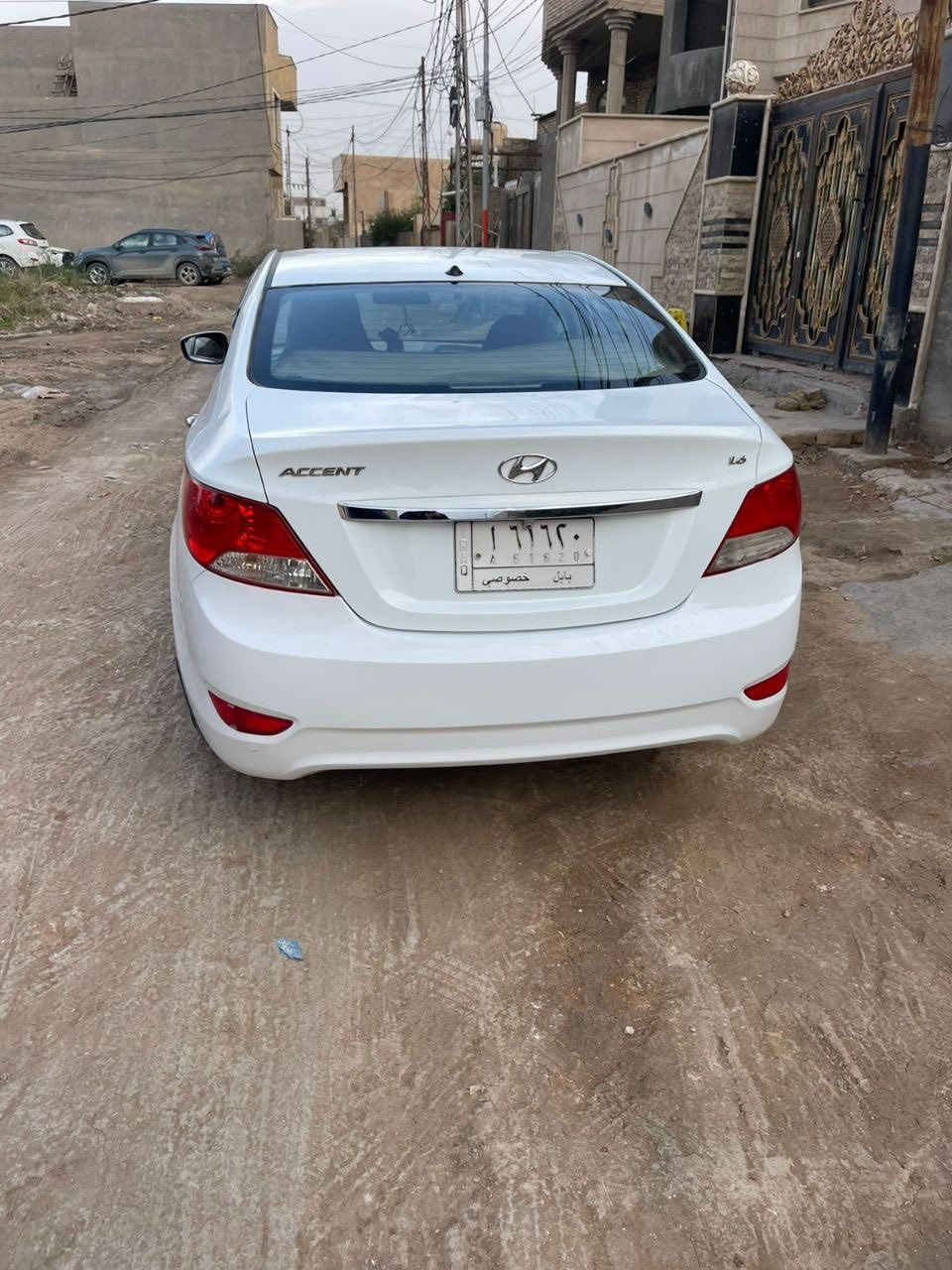 السلام عليكم
للبيع اكسنت موديل 15 
خليجي بلو فول مواصفات رقم بابل باسمي 
مكينة 1600 دوش قطرتين 
كير AT
غرفة نظيفة جديدة
فتحة سقف 
شاشة 
كامرة دوارة 
حساسات 
خمسة ويل كب 
عدة صندوق كاملة 
كير ومكينة مكفولات 
سيارة نظيفة شوفة العين + السونار مرفق وي الصور
ملاحظة اخوان / باب السائق بلادية ممبدلة فقط براغي الباب مضبوبة اكفلها الك.
السعر 108 وبيها مجال للاستفسار اكثر اتصل وبيك خير وتدلل 
***********
