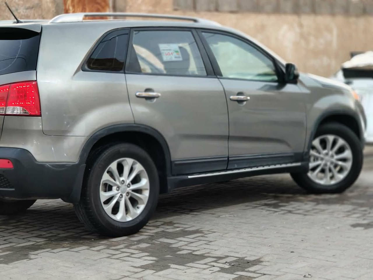 سورنتو ٢٠١٠ خليجيه
فول عدا البصمه شاشة ايباد كامرة دوارة
حساس خلفي مكفوله عدى شبرين بارد باب الخلف الصدر تخم تاير باتري جديد سيارة جاهزة من كل النواحي مكينه وكير كفاله
4سلندر العنوان كربلاء.الهنديه
السعر 135$ وبي مجال بسيط
للاستفسار الاتصال على الرقم
***********
