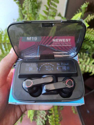 سماعات M19
ايربود m19
✅ تعمل السماعة 6 ساعات متواصلة.
✅ يمكن شحن السماعة بالعلبة الخاصة بها من 10 الى 12مرة
✅ مقاومة للمياه والتعرق رائعة جدا للرياضيين.
✅ تعمل باللمس وعازلة للضوضاء بنسبة %98.
✅ تحتوى على بور بنك power Bank سعته 3000 مللي امبير.
✅تستطيع من خلال السماعة شحن الهاتف الخاص بك في حالة الطوارئ
✅ ممتازة للببجي والألعاب بتقنية 8D. 🎮
✅ يمكن اجراء المكالمات بسماعة واحدة.
✅ تشغيل وايقاف وتغيير الموسيقى 🎶
✅ الرد ورفض المكالمات.
✅ تعمل على بعد 10متر من الموبايل.
✅ تحتوي على كشاف (فلاش) طوارئ
✅ تدعم الاندرويد وال IOS
✅ شاشة LED لعرض مستوى شحن الصندوق والسماعات كل واحدة

السعر 16.000 
للتواصل والاستفسار 
واتساب *********** + فيس بوك
