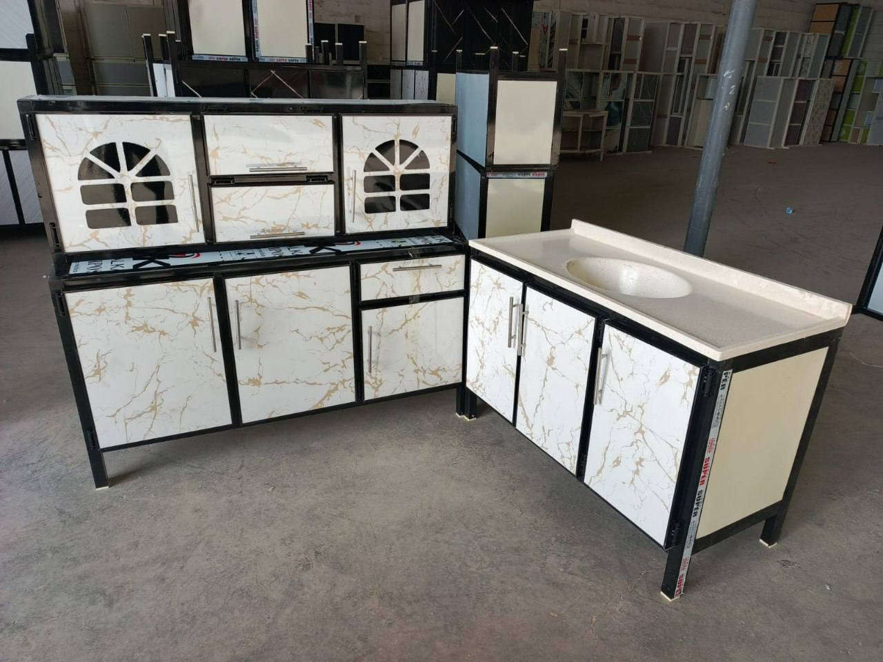 كاونتر مترونص  ارضي.وملحق مترونص
وسنك متر و 20 سم . 

السعر  195
.


**إذا كنت صاحب هذا الإعلان وتريد حذفه لأي سبب، رجاءا أرسل رسالة إلى الدعم الفني**