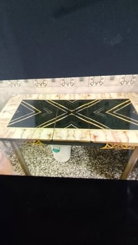 ميز طعام مستعمل مع ٤مقاعد  للاستفسار الاتصال بالرقم ٠٧٧١٧٩١٥٨٤٠ ابو مه...