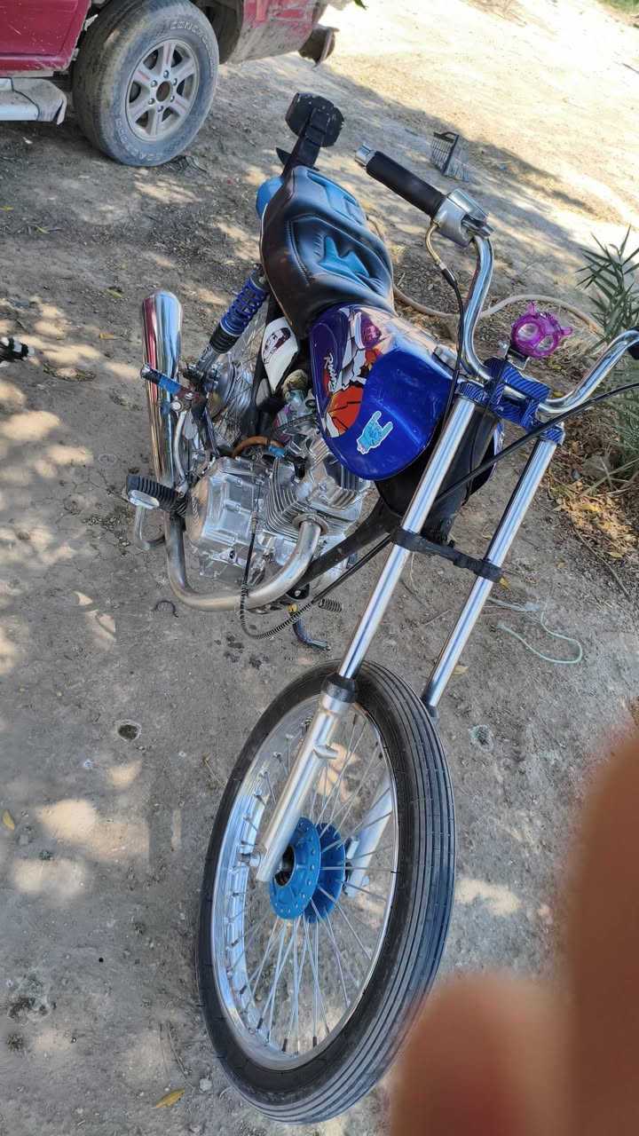 دراجه للبيع....كلك كلك حربي 25  ربعه كير السعر خاص 
مكان دوايه.


**إذا كنت صاحب هذا الإعلان وتريد حذفه لأي سبب، رجاءا أرسل رسالة إلى الدعم الفني**