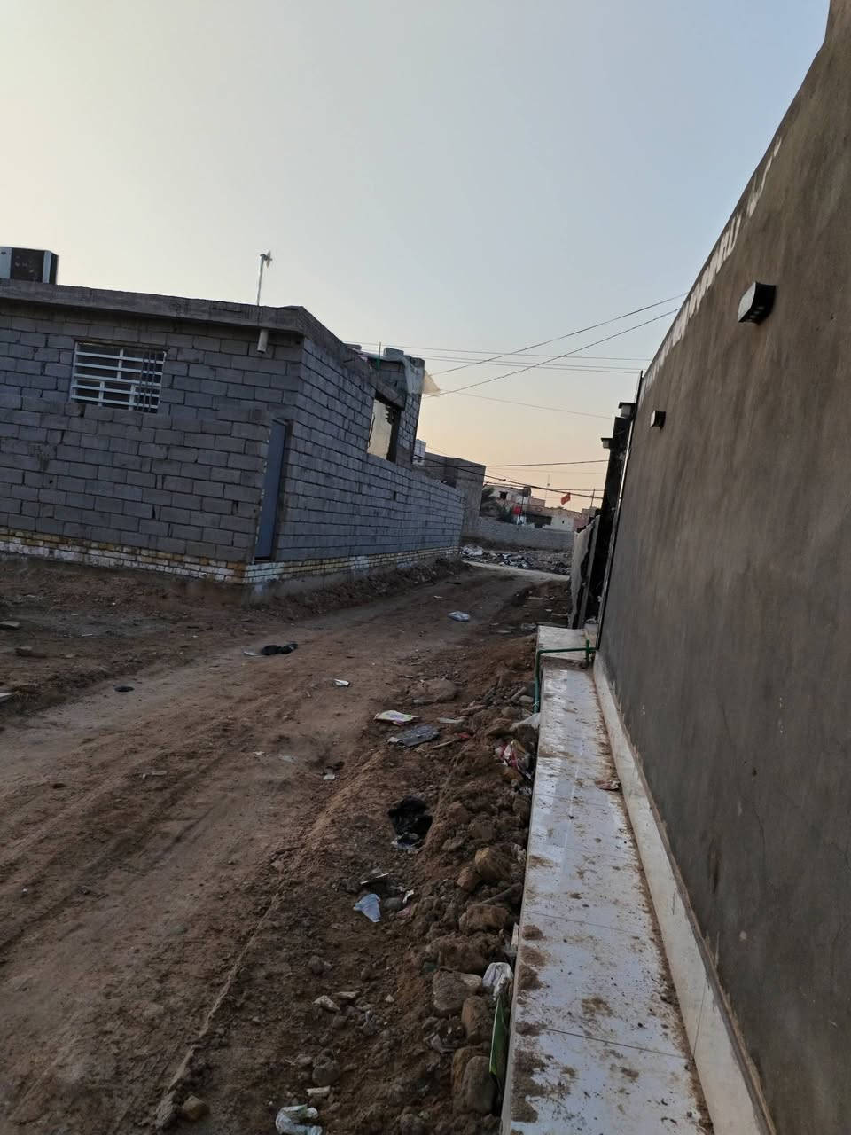 قطعه ٢٠٠ متر طابو زراعي سند ٢٥ كاع متوجهه للبناء للاستفسار. *********** نجف مشخاب
