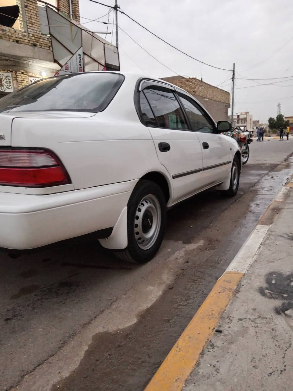 كورلا يسرا بلادي موديل ٩٣ سنويه لل٢٨ رقم واسط مصبوغه عام بدون ضربه مكينه وكير حاويه كهربائيات كلها تبريد شغال تخم تاير باور مشط جديد غرفه جديده مكانها واسط ***********
