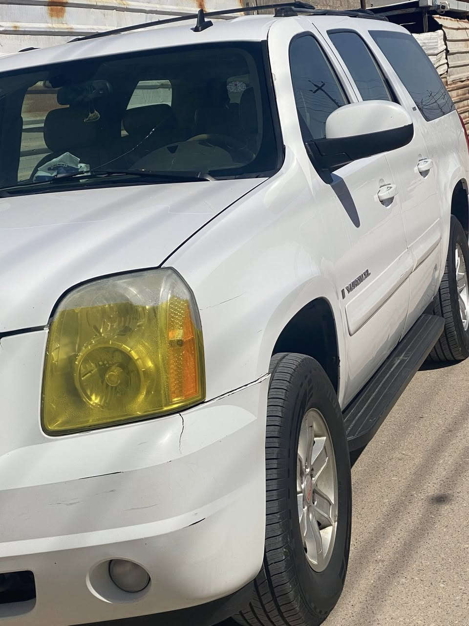 سلام عليكم يوكن ١١للبيع مكاني بصره سياره ادوات (متومه طبق الاصل وارقام اصليه )حداد كير تايرات كله جديد فقط محركه بخئر بس ممئثر سعره 75وبيه مجال لشراي يجي يكلب ويدلل رقم ***********.   كص قماره فقط
