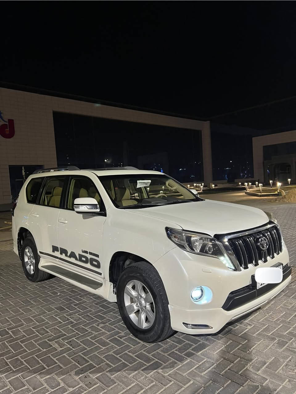 سلام عليكم
للبيع برادو مديل 2016 ساز اصلي 
رقم بغداد بسمي 
فول موصفات 6 سندر 
مكفوله من صبغ فقط بارد بسيط موجود سونار بل منشور 
مكينه كير حداديه مكفولات بدون اي نقص 
سعر 327 وبيه مجال 
كربلاء حي الطباء 
***********
