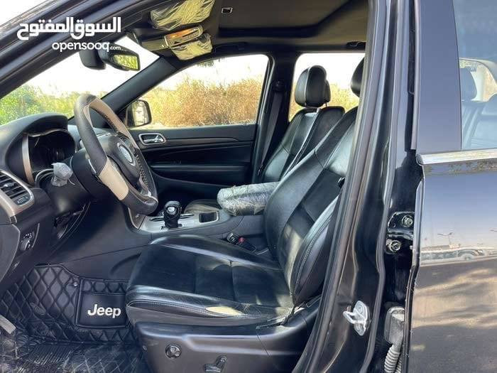 السلام عليكم جيب موديل 15 بلاك توب ضرر بابين سايق والورا بدون دواخل مواصفات المعروفة بالجيب محرك ٣٦٠٠ الهاتف 
*********** السعر 20 الف
