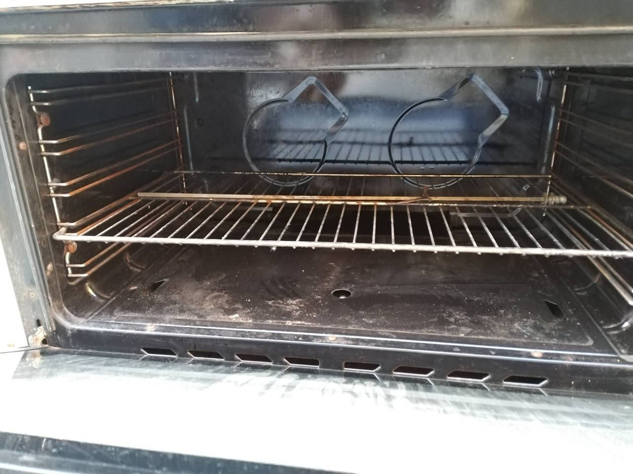 طباخ للبيع نضيف مغلف شغل فرن وعيون نقص فقط صينية مكاني بغداد سعر ١٢٥ تواصل خاص


**إذا كنت صاحب هذا الإعلان وتريد حذفه لأي سبب، رجاءا أرسل رسالة إلى الدعم الفني**