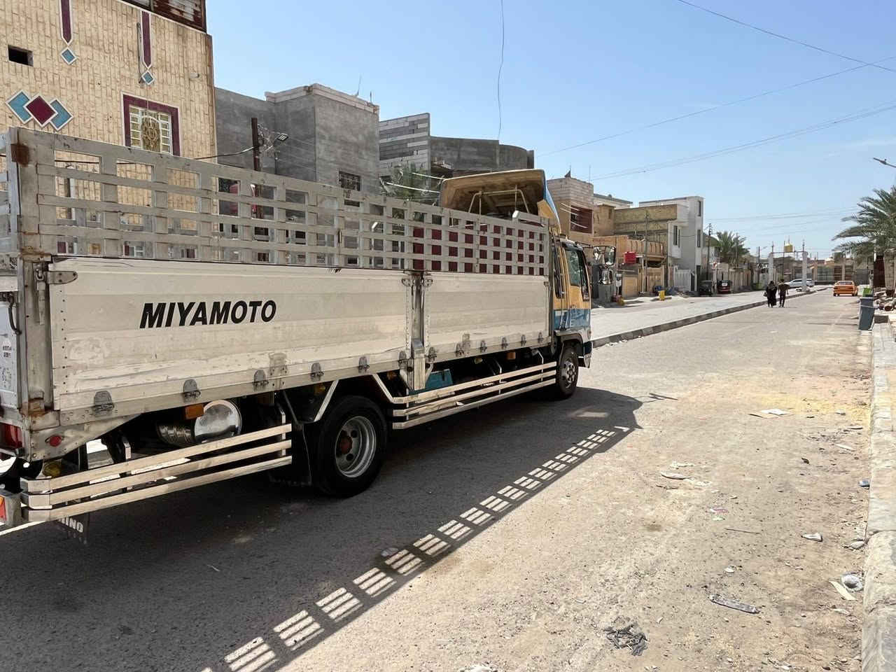هينو انكر للبيع مكينه 80فول عادي خط واحد 6وربع بلاد رقم بصره انكليزي 4قطع بديه تخم تاير خلفي 19ونص امامي 17ونص سياره جديده مكانه بلبصره /***********/***********/سعره (٢٣٠) بيه مجال
