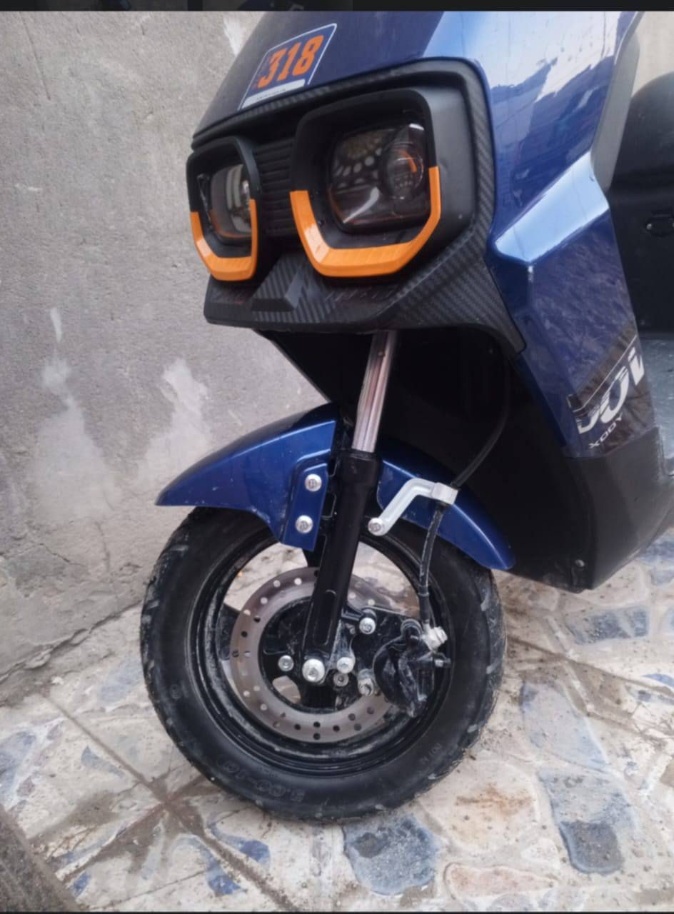 سلام عليكم عدي دراجه شحن جديده كلشي مابيه 6بطاريات مكاني بصره زبير السعر 800 وبيه  ***********
