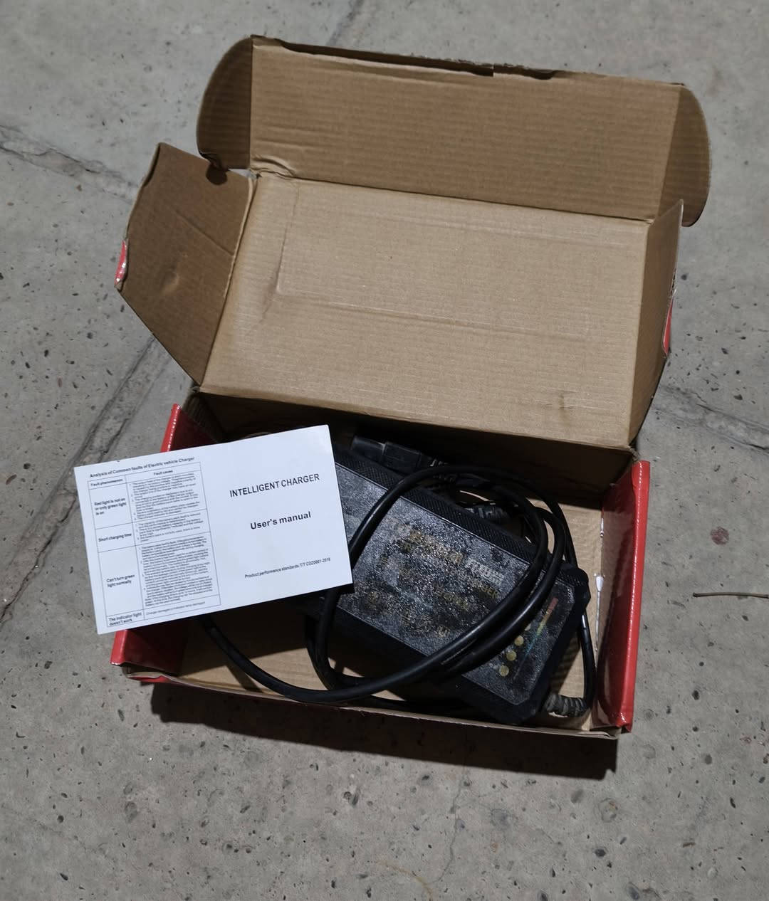 السلام عليكم...
‎باسكل شحن للبيع. 
‎
‎⚙️ المواصفات والأداء:
‎- اللون ابيض 
‎- السرعة القصوى: 80 كم/ساعة (حقيقية).
‎- نظام القيادة: 4 سرعات مختلفة
‎- موديل 2025  (أكبر حجم متوفر! (قياس 24)).
‎- البطاريات: طقم 5 بطاريات اصليه (60V / 32A).
‎- الأمان: جهاز إنذار ضد السرقة + قفل التاير الخلفي + قفل السرج والبطارية.
‎- الشاشة: شاشه دجتل نظام الحديث لعرض (السرعة، المسافة، مستوى الشحن، وكشف الأعطال).
‎- مرايات2وياها
‎- ملف 1200
‎
‎🌟 الإضافات والرفاهية
‎- الإطارات: حجم كبير مع ويل كب مميز.
- ‎سلة أمامية واسعة.
‎- بايدر مساعد (يعمل على شحن البطارية أثناء القيادة).
- الاضاءة: نظام LED (نهاري، ليلي، إضافي، وخلفي)
+ اضاءة ترحيبيه ❤
‎- التحكم: تشغيل عن بُعد (بصمة)، مفتاح نوعين 🔑،
‎- شاحن سريع!
‎- ستاند موبايل 
‎- سماعات بلوتوث
‎- بايدانات
‎
‎💰 السعر: 420 وبي مجال.
‎للأستفسار والطلب: اتصل على الرقم أو المراسلة واتساب.
‎📞 رقم الهاتف: ***********
‎📍 العنوان: كربلاء المقدسة
