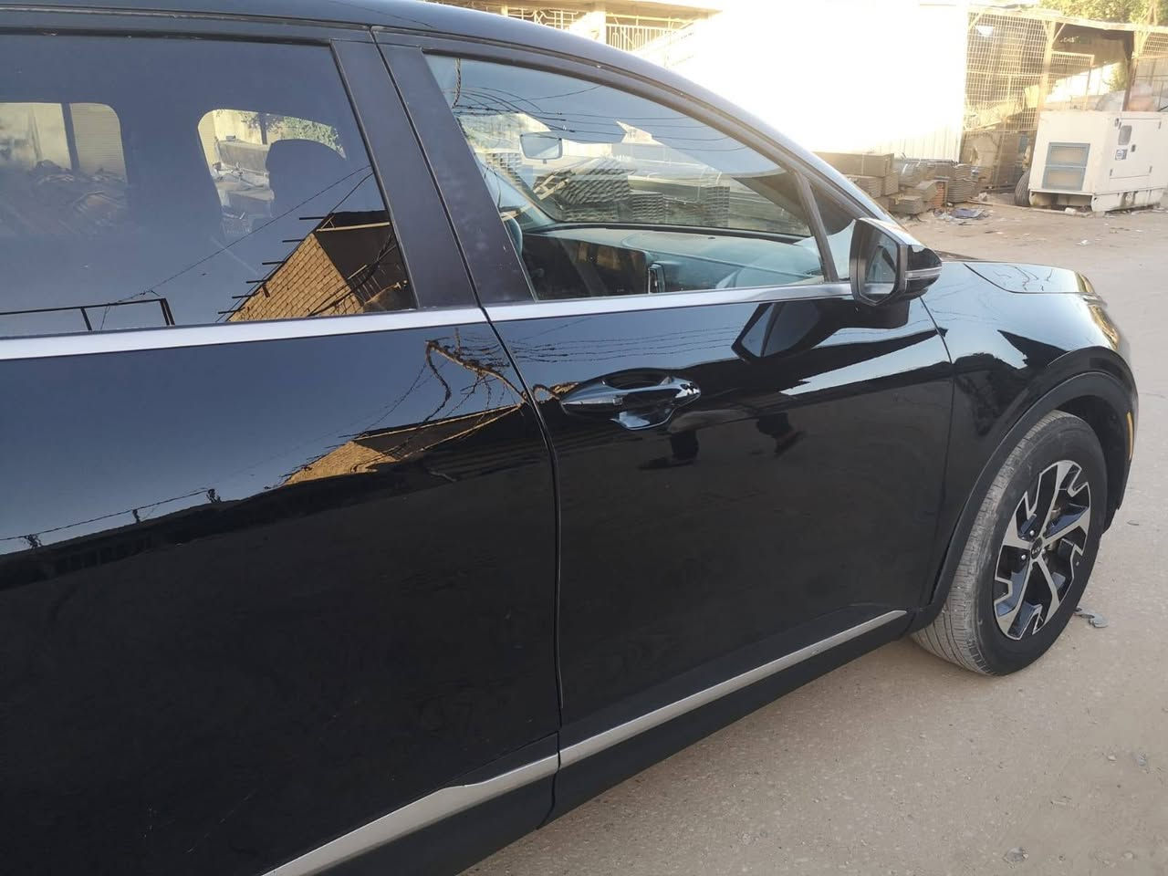 🚗 كيا سبورتاج 2024 فئة EX
✨ نظيفة وجاهزة للاستخدام
🔹 الموديل: 2024
🔹 الفئة: EX
🔹 المحرك: 4 سلندر
🔹 القير: أوتوماتيك
🔹 الدفع: أمامي
🔹 العداد: 47 ألف كم
🔹 اللون الخارجي: أسود
🔹 اللون الداخلي: أسود
⚙️ المواصفات:
✅ شاشة لمس كبيرة
✅ كاميرا خلفية
✅ رادار (مساعد تصادم + المحافظة على المسار)
✅ تشغيل بصمة
✅ مثبت سرعة
✅ تحكم من المقود
✅ دخول ذكي (Smart Key)
✅ مرايا كهرباء مع إشارات
✅ جنوط ألمنيوم
✅ إضاءة LED
✅ مكيف قوي
💰 السعر: 180 ورقة
📍 المكان: كربلاء
📞 الهاتف: ***********
