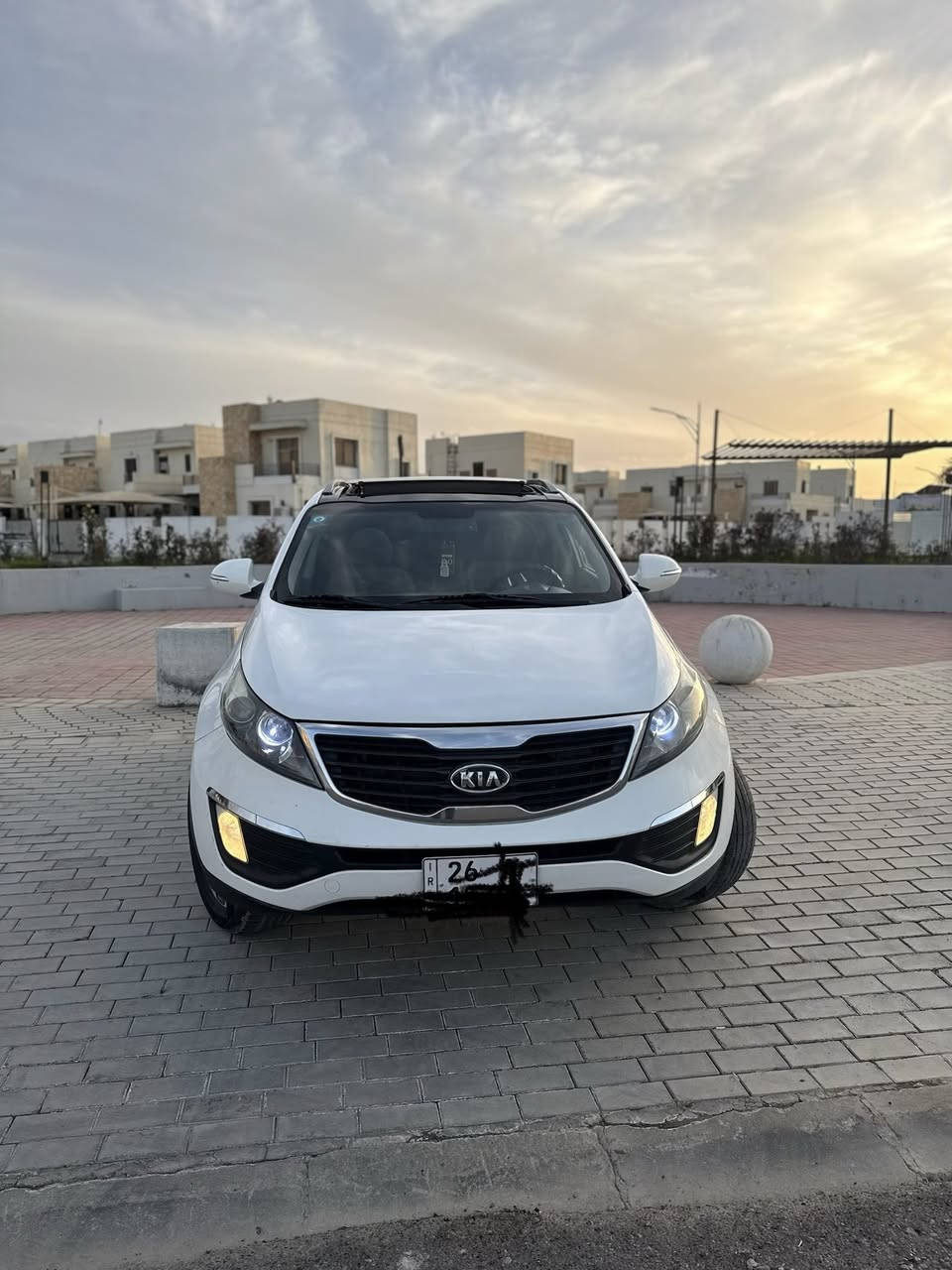 سلام عليكم
 كيا سبورتج موديل 2011 خليجي لون ابيض شرط  التحويل والغرامات✅ 
رقم جديد 
مكفولا كفاله عامه حتا الدعاميات 
والفحص مرفق بالمنشور 
السعر (132) وبيها مجال
محرك 2000 دوش المرغوب محرك وكير شرط
فول مواصفات 1/1
سقف بانوراما سلايت روف
5بصمات 
اشارت ترحيب 
كشن كهرباء 
تحكم ستيرن جيهتين 
بلاجكتور بلادي
لد امامي
كامره خلفيه
تبريد لمس 
مرايه شفط 
ويل كب كروم فراشه 
يدات نيكل بلاد
السياره جاهزه من كلشي تبريد تدفئه صدر جديد 
‎مكان السياره تكريت📍
***********
