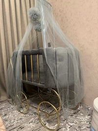 مهد أطفال • رمادي ذهبي • ناموسية