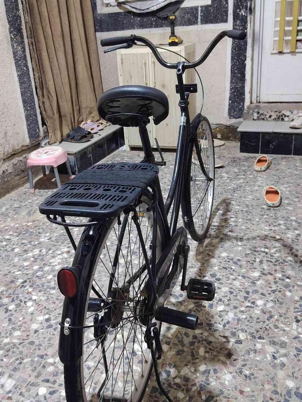 السلام عليكم بايسكل بطه ياباني للبيع او امراوس البايسكل كامل وجديد السعر95 وبي مجال *********** للستفسار والتصال
