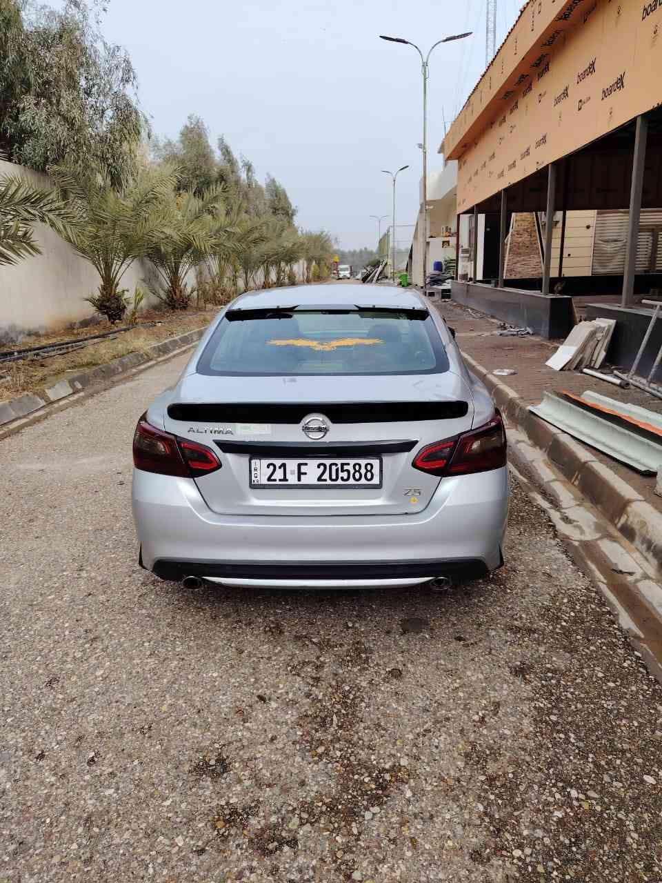 السلام عليكم
نيسان التيما 2016 
موصفات s
السياره خيرمن الله 
بيها ٣ قطع بونيد جاملغ وباب عكس السايق 
وبيها ضربه بصيطه هنا موضحه بصوره 
ماشيه ١٧٩ 
موصفات شاشه 
تحكم استيرن 
مثبت سرعه 
ابواب بصمه 
مري اشاره 
كشن كهرباء 
وبيها موصفات بعد 
السعر ١٠٧ وبيها مجال بصيط 
العنوان ديالى بعقوبه 
للستفسار اكثر ***********
